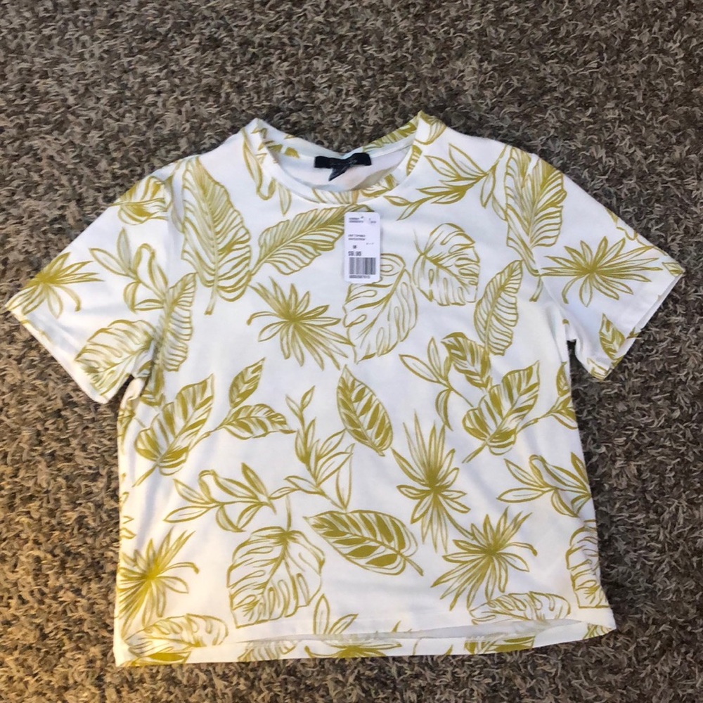 Super Cute Leaf Pattern Top